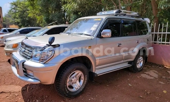 Gura Yakoze Toyota Prado Other Imodoka i Bombo mu Central Gura Yakoze Toyota Prado Other Imodoka i Bombo mu Central