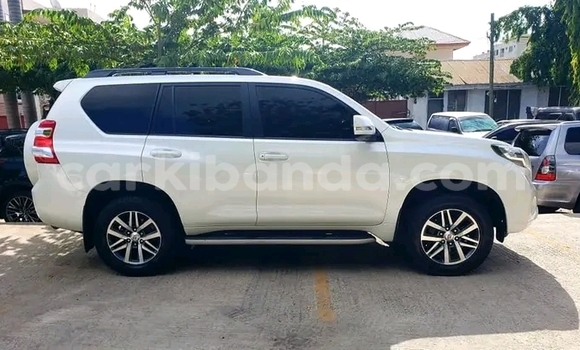 Buy Used Toyota Land Cruiser White Car in Kampala in Uganda