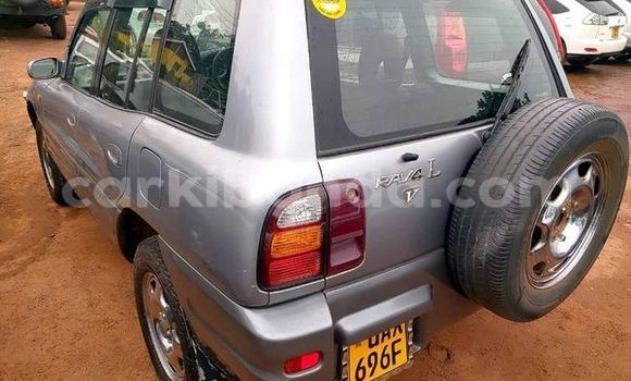Gura Yakoze Toyota RAV4 Other Imodoka i Kampala mu Uganda Gura Yakoze Toyota RAV4 Other Imodoka i Kampala mu Uganda