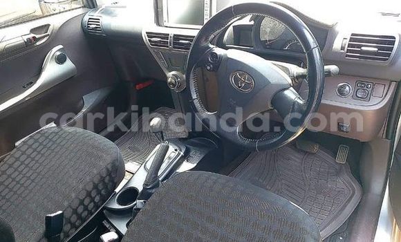 Gura Yakoze Toyota Allion Other Imodoka i Amudat mu Northern Gura Yakoze Toyota Allion Other Imodoka i Amudat mu Northern