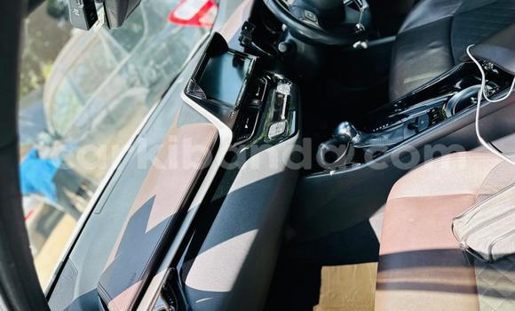 Nunua Ilio tumika Toyota C-HR Nyingine Gari ndani ya Kampala nchini Uganda Nunua Ilio tumika Toyota C-HR Nyingine Gari ndani ya Kampala nchini Uganda