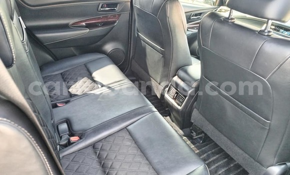 Nunua Ilio tumika Toyota Harrier Nyeusi Gari ndani ya Kampala nchini Uganda Nunua Ilio tumika Toyota Harrier Nyeusi Gari ndani ya Kampala nchini Uganda