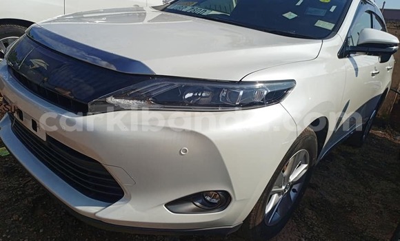 Nunua Ilio tumika Toyota Harrier Nyeupe Gari ndani ya Bombo nchini Kati Nunua Ilio tumika Toyota Harrier Nyeupe Gari ndani ya Bombo nchini Kati