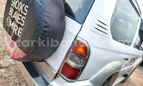Nunua Ilio tumika Toyota Prado Nyeupe Gari ndani ya Arua nchini Uganda Nunua Ilio tumika Toyota Prado Nyeupe Gari ndani ya Arua nchini Uganda