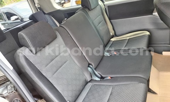 Nunua Ilio tumika Toyota Noah Nyingine Gari ndani ya Bombo nchini Kati Nunua Ilio tumika Toyota Noah Nyingine Gari ndani ya Bombo nchini Kati