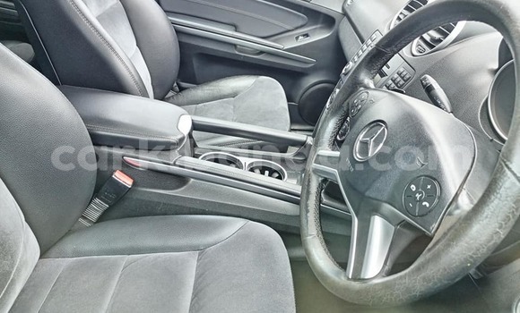 Nunua Ilio tumika Mercedes鈥払enz 190 Nyeusi Gari ndani ya Bugiri nchini Mashariki Nunua Ilio tumika Mercedes鈥払enz 190 Nyeusi Gari ndani ya Bugiri nchini Mashariki