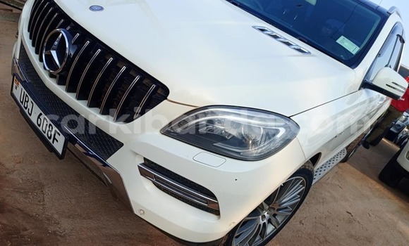 Nunua Ilio tumika Mercedes‒Benz B–Class Nyeupe Gari ndani ya Bugembe nchini Mashariki