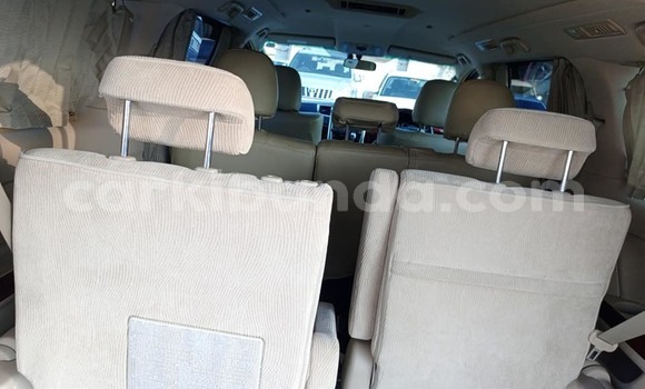 Nunua Ilio tumika Toyota Alphard Nyeusi Gari ndani ya Bombo nchini Kati Nunua Ilio tumika Toyota Alphard Nyeusi Gari ndani ya Bombo nchini Kati