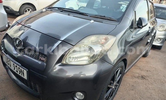 Buy Used Toyota Vitz Black Car in Apac in Northern