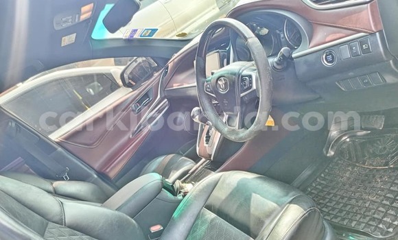 Nunua Ilio tumika Toyota Harrier Nyeupe Gari ndani ya Bugembe nchini Mashariki Nunua Ilio tumika Toyota Harrier Nyeupe Gari ndani ya Bugembe nchini Mashariki