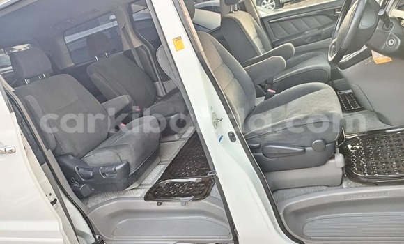 Nunua Ilio tumika Toyota Alphard Nyeupe Gari ndani ya Arua nchini Uganda Nunua Ilio tumika Toyota Alphard Nyeupe Gari ndani ya Arua nchini Uganda