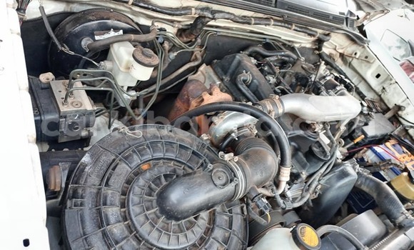 Nunua Ilio tumika Toyota Hilux Nyeupe Gari ndani ya Apac nchini Kaskazini Nunua Ilio tumika Toyota Hilux Nyeupe Gari ndani ya Apac nchini Kaskazini