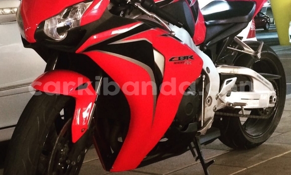 Buy Used Honda CBR 1000 RR Red Bike in Kampala in Uganda Buy Used Honda CBR 1000 RR Red Bike in Kampala in Uganda