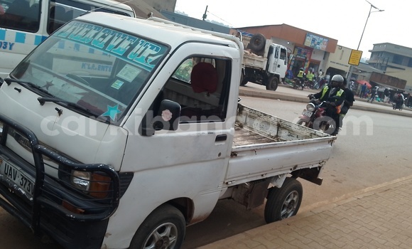 Buy Used Daihatsu Hijet White Car in Kampala in Uganda