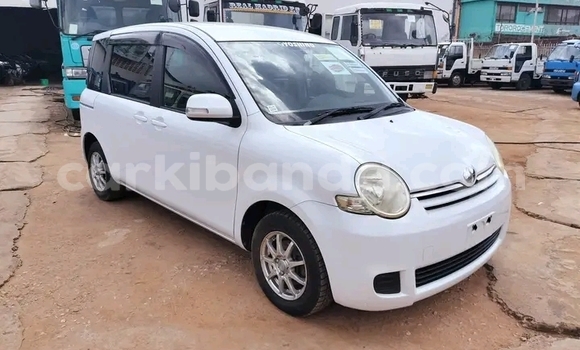 Acheter Occasion Voiture Toyota Sienta Autre à Bombo, Central Acheter Occasion Voiture Toyota Sienta Autre à Bombo, Central