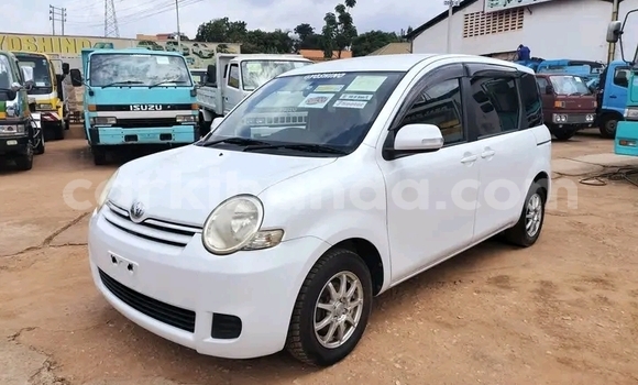 Acheter Occasion Voiture Toyota Sienta Autre à Bombo, Central Acheter Occasion Voiture Toyota Sienta Autre à Bombo, Central