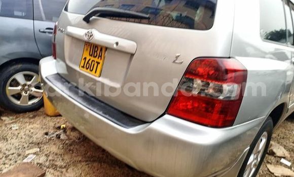 Gura Yakoze Toyota Kluger Other Imodoka i Kampala mu Uganda Gura Yakoze Toyota Kluger Other Imodoka i Kampala mu Uganda