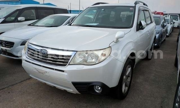 Gura Yakoze Subaru Forester White Imodoka i Kampala mu Uganda