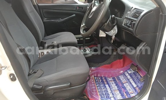 Acheter Occasion Voiture Toyota Probox Blanc à Arua, Ouganda Acheter Occasion Voiture Toyota Probox Blanc à Arua, Ouganda