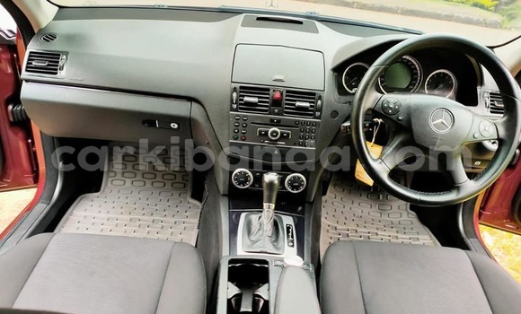 Acheter Occasion Voiture Mercedes‒Benz C–Class Autre à Bombo, Central Acheter Occasion Voiture Mercedes‒Benz C–Class Autre à Bombo, Central