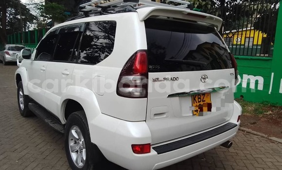 Acheter Occasion Voiture Toyota Prado Blanc à Bugiri, Est Acheter Occasion Voiture Toyota Prado Blanc à Bugiri, Est
