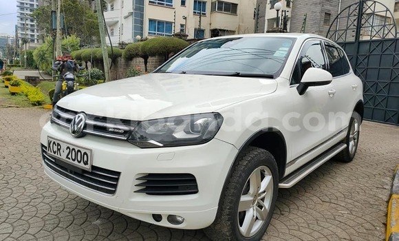 Acheter Occasion Voiture Volkswagen Touareg Blanc à Bombo, Central Acheter Occasion Voiture Volkswagen Touareg Blanc à Bombo, Central