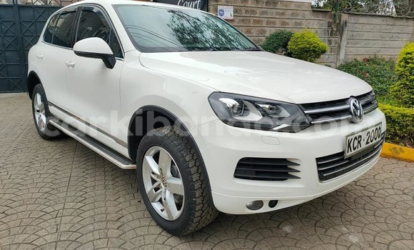 Acheter Occasion Voiture Volkswagen Touareg Blanc à Bombo, Central Acheter Occasion Voiture Volkswagen Touareg Blanc à Bombo, Central