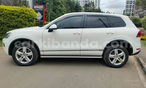 Acheter Occasion Voiture Volkswagen Touareg Blanc à Bombo, Central Acheter Occasion Voiture Volkswagen Touareg Blanc à Bombo, Central