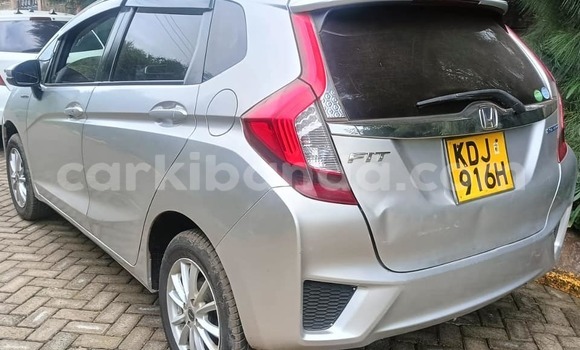 Buy Used Honda FIT White Car in Bugembe in Eastern Buy Used Honda FIT White Car in Bugembe in Eastern