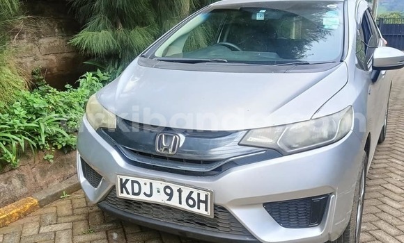 Buy Used Honda FIT White Car in Bugembe in Eastern Buy Used Honda FIT White Car in Bugembe in Eastern