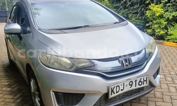 Buy Used Honda FIT White Car in Bugembe in Eastern Buy Used Honda FIT White Car in Bugembe in Eastern