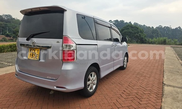 Acheter Occasion Voiture Toyota Noah Autre à Bugiri, Est Acheter Occasion Voiture Toyota Noah Autre à Bugiri, Est