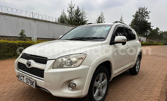 Acheter Occasion Voiture Toyota RAV4 Blanc à Bugembe, Est Acheter Occasion Voiture Toyota RAV4 Blanc à Bugembe, Est