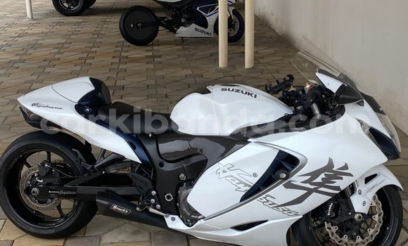 Buy Used Suzuki Hayabusa Beige Bike in Kampala in Uganda
