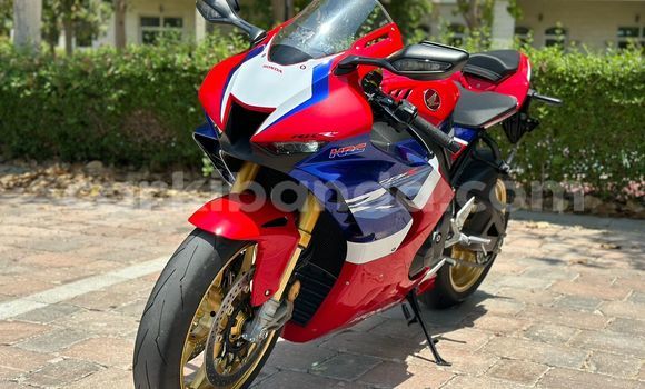 Buy Used Honda CBR 1000 RR Red Bike in Kampala in Uganda Buy Used Honda CBR 1000 RR Red Bike in Kampala in Uganda