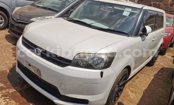 Acheter Occasion Voiture Toyota Corolla Rumion Autre à Kampala, Ouganda Acheter Occasion Voiture Toyota Corolla Rumion Autre à Kampala, Ouganda