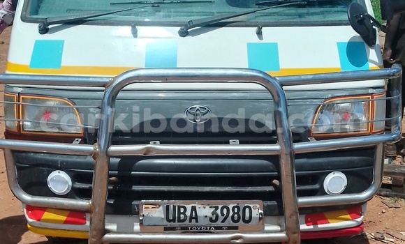 Buy Used Toyota Hiace White Car in Entebbe in Uganda Buy Used Toyota Hiace White Car in Entebbe in Uganda