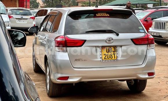 Acheter Occasion Voiture Toyota Fielder Autre à Kampala, Ouganda Acheter Occasion Voiture Toyota Fielder Autre à Kampala, Ouganda