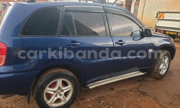 Acheter Occasion Voiture Toyota RAV4 Bleu à Kampala, Ouganda