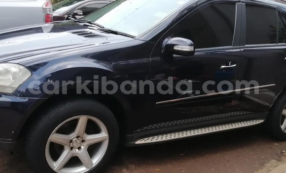 Gura Yakoze Mercedes‒Benz C–Class Blue Imodoka i Apac mu Northern Gura Yakoze Mercedes‒Benz C–Class Blue Imodoka i Apac mu Northern