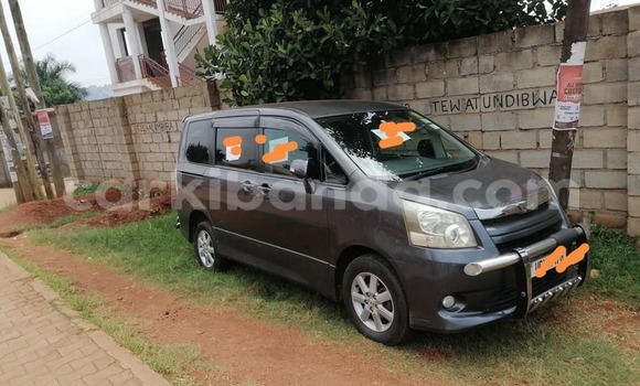 Acheter Occasion Voiture Toyota Noah Autre à Bugembe, Est