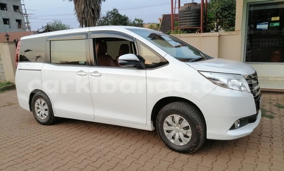 Buy Used Toyota Noah White Car in Bugiri in Eastern Buy Used Toyota Noah White Car in Bugiri in Eastern