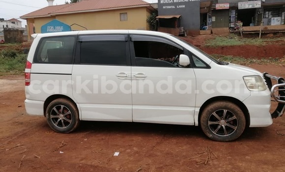 Buy Used Toyota Noah White Car in Apac in Northern