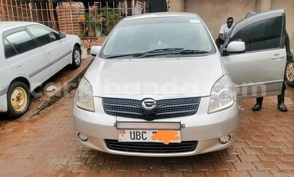 Nunua Ilio tumika Toyota Spacio Nyingine Gari ndani ya Bugembe nchini Mashariki