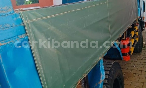 Buy Used Mitsubishi Van Blue Truck in Apac in Northern Buy Used Mitsubishi Van Blue Truck in Apac in Northern