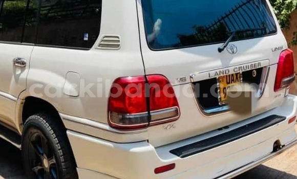 Buy Used Toyota Land Cruiser White Car in Bugiri in Eastern Buy Used Toyota Land Cruiser White Car in Bugiri in Eastern