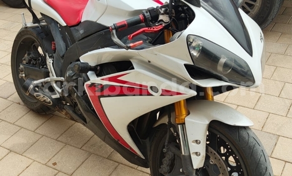 Buy Used Yamaha R1 White Bike in Kampala in Uganda