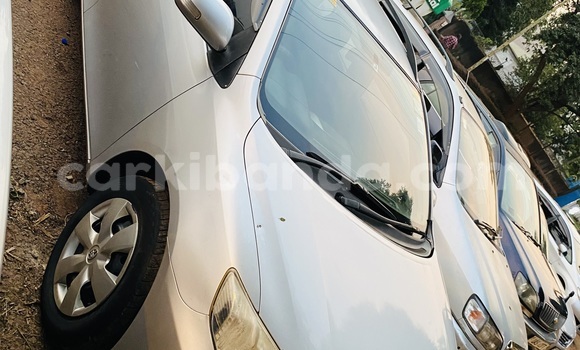 Gura Yakoze AC Ace Silver Imodoka i Kampala mu Uganda Gura Yakoze AC Ace Silver Imodoka i Kampala mu Uganda