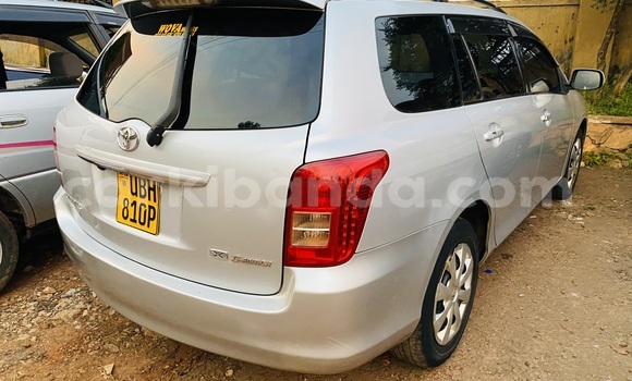 Gura Yakoze AC Ace Silver Imodoka i Kampala mu Uganda Gura Yakoze AC Ace Silver Imodoka i Kampala mu Uganda