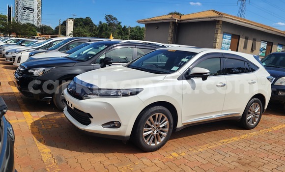 Nunua Imported Toyota Harrier Nyeupe Gari ndani ya Kampala nchini Uganda Nunua Imported Toyota Harrier Nyeupe Gari ndani ya Kampala nchini Uganda